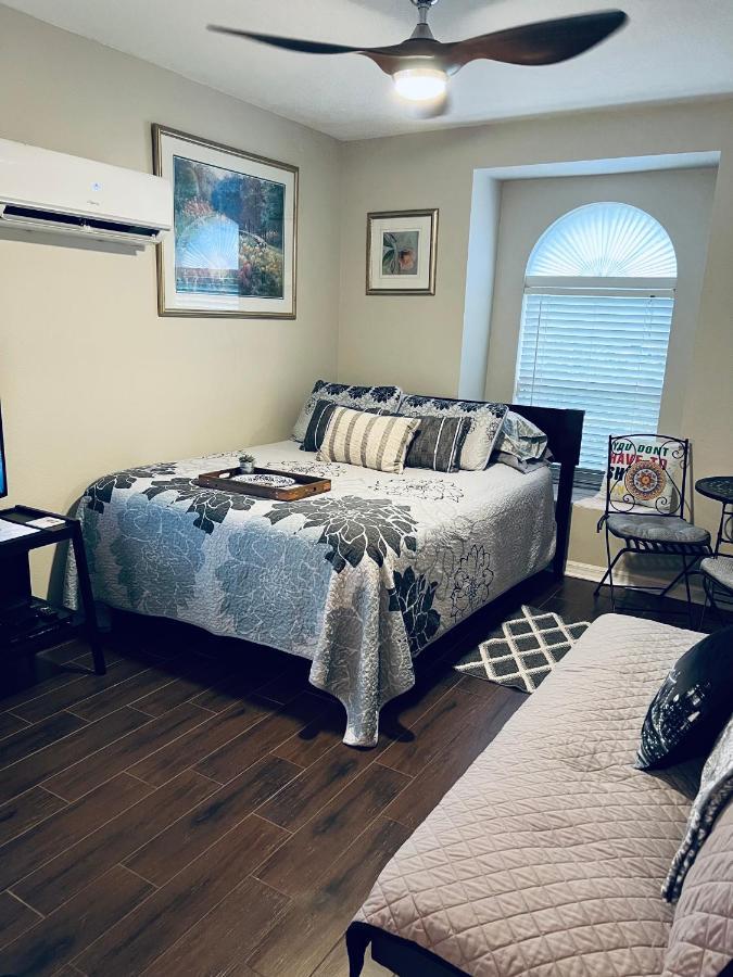 Ruskin Fl Private 2 Bdrm 1 Bath Suite Common Areas Shared With Host And Cat Esterno foto