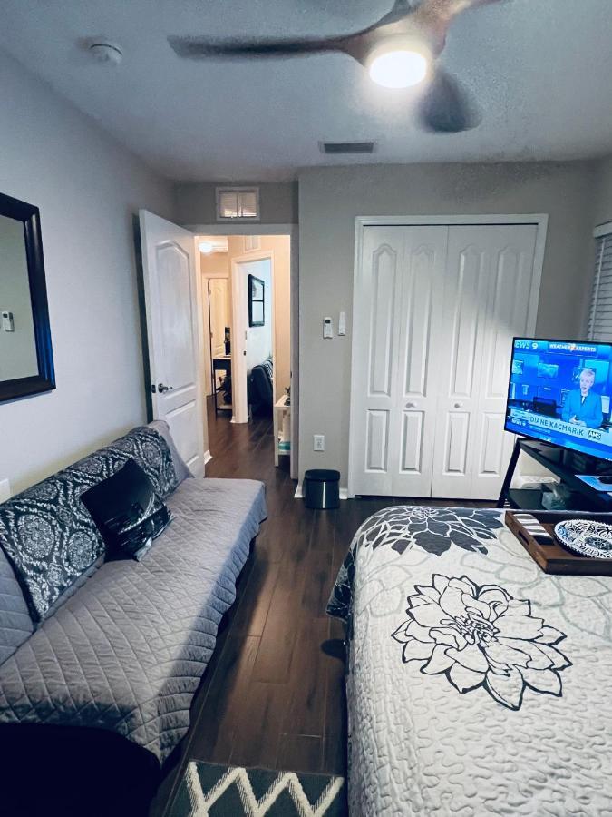 Ruskin Fl Private 2 Bdrm 1 Bath Suite Common Areas Shared With Host And Cat Esterno foto